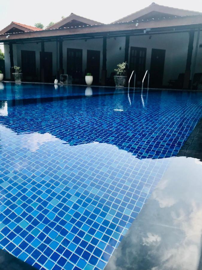 Paris Garden Resort Trincomalee Ngoại thất bức ảnh