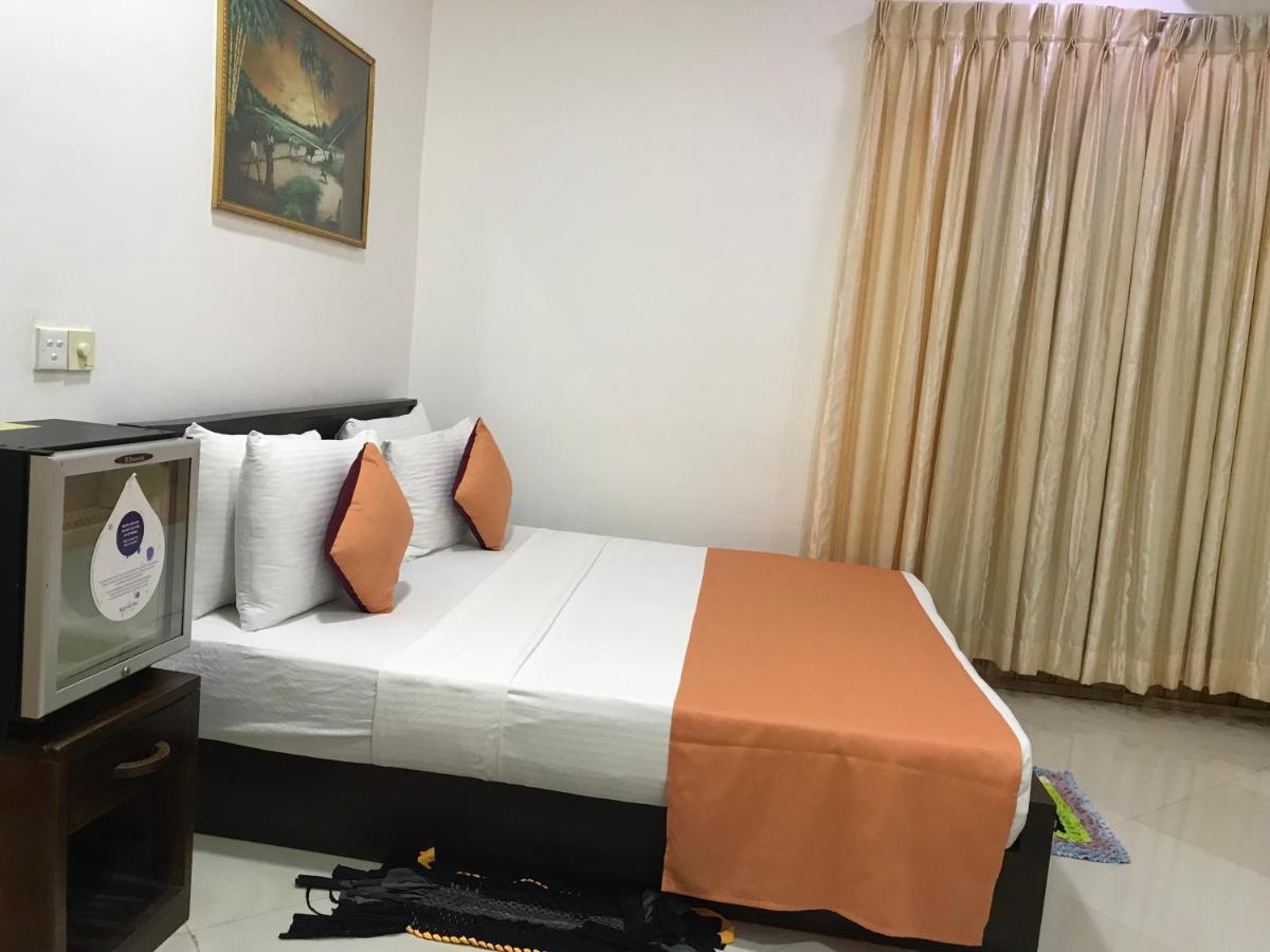 Paris Garden Resort Trincomalee Ngoại thất bức ảnh