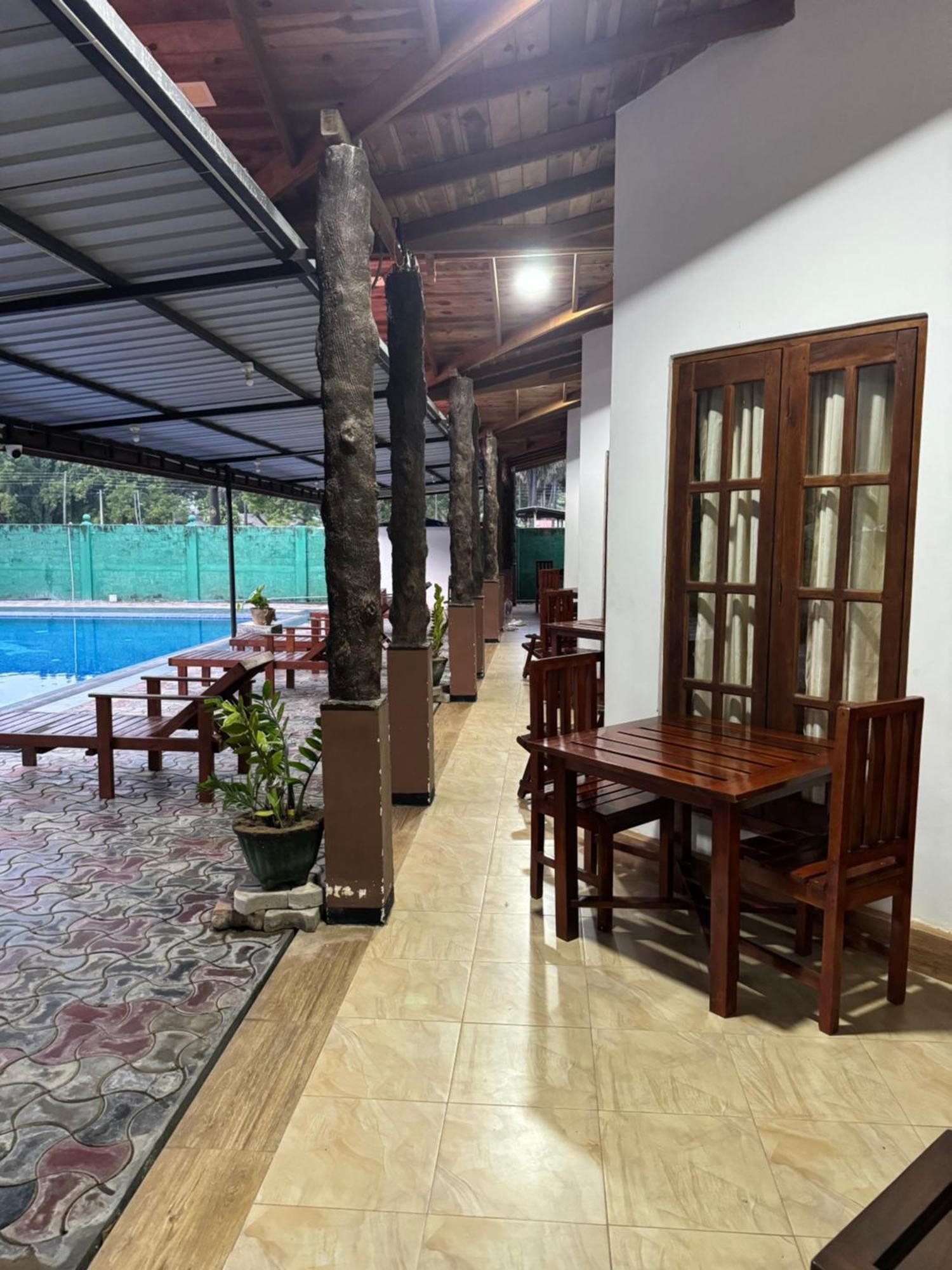 Paris Garden Resort Trincomalee Ngoại thất bức ảnh