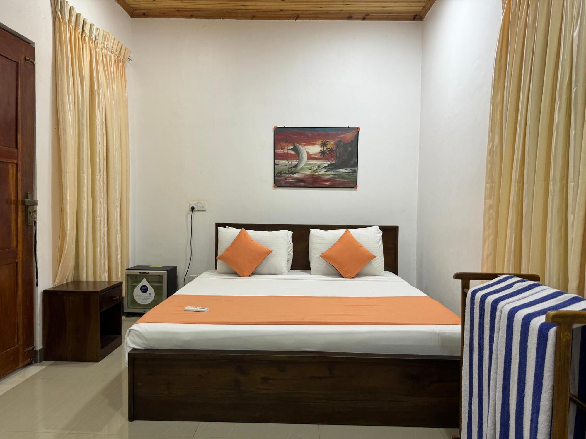 Paris Garden Resort Trincomalee Ngoại thất bức ảnh